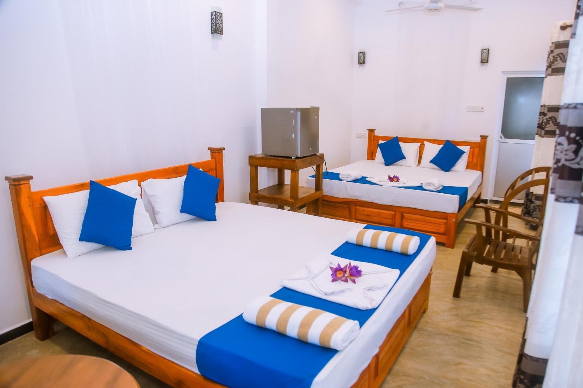 Blue Sky Hotel มิริสซา ภายนอก รูปภาพ
