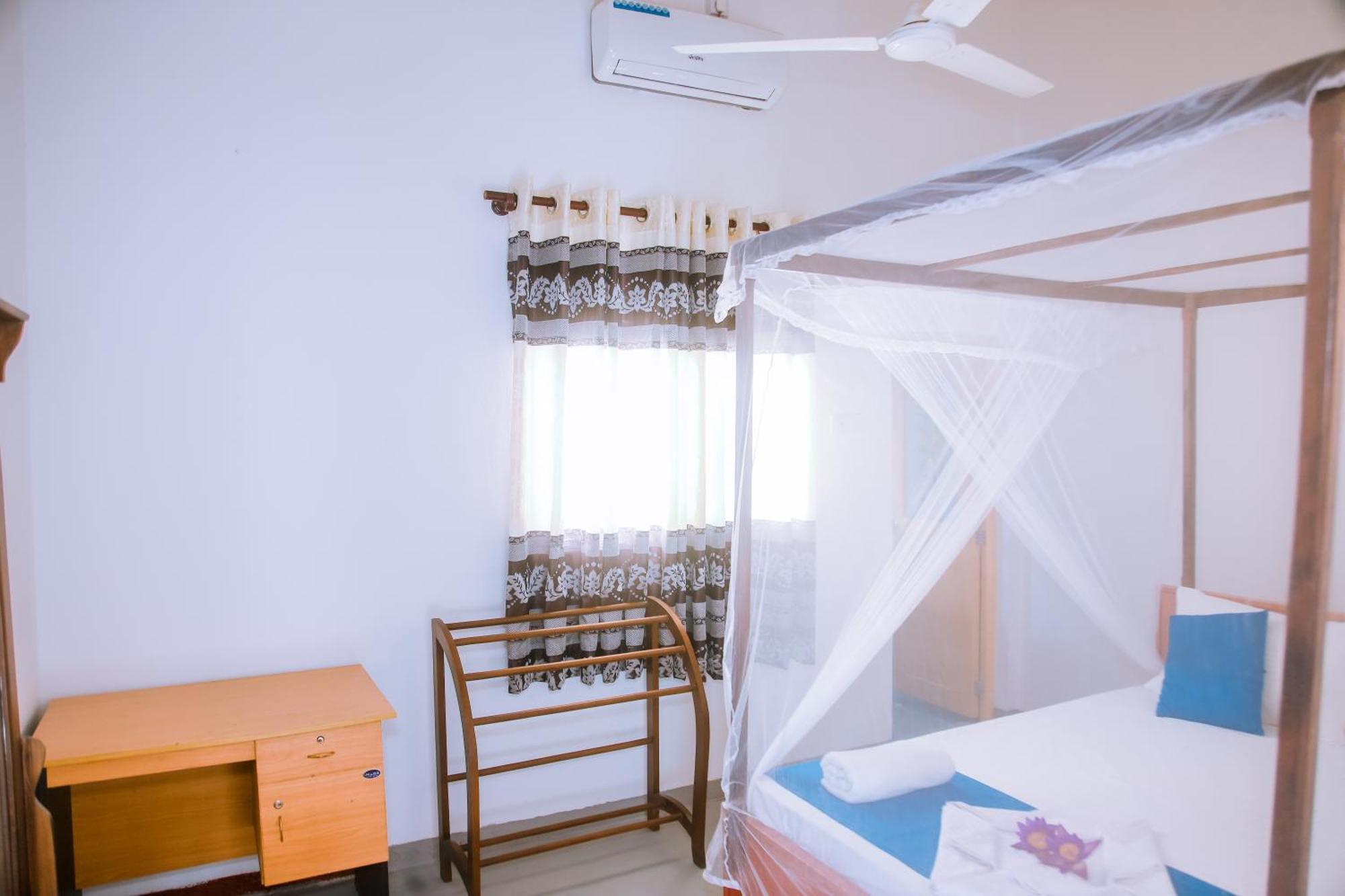 Blue Sky Hotel มิริสซา ภายนอก รูปภาพ