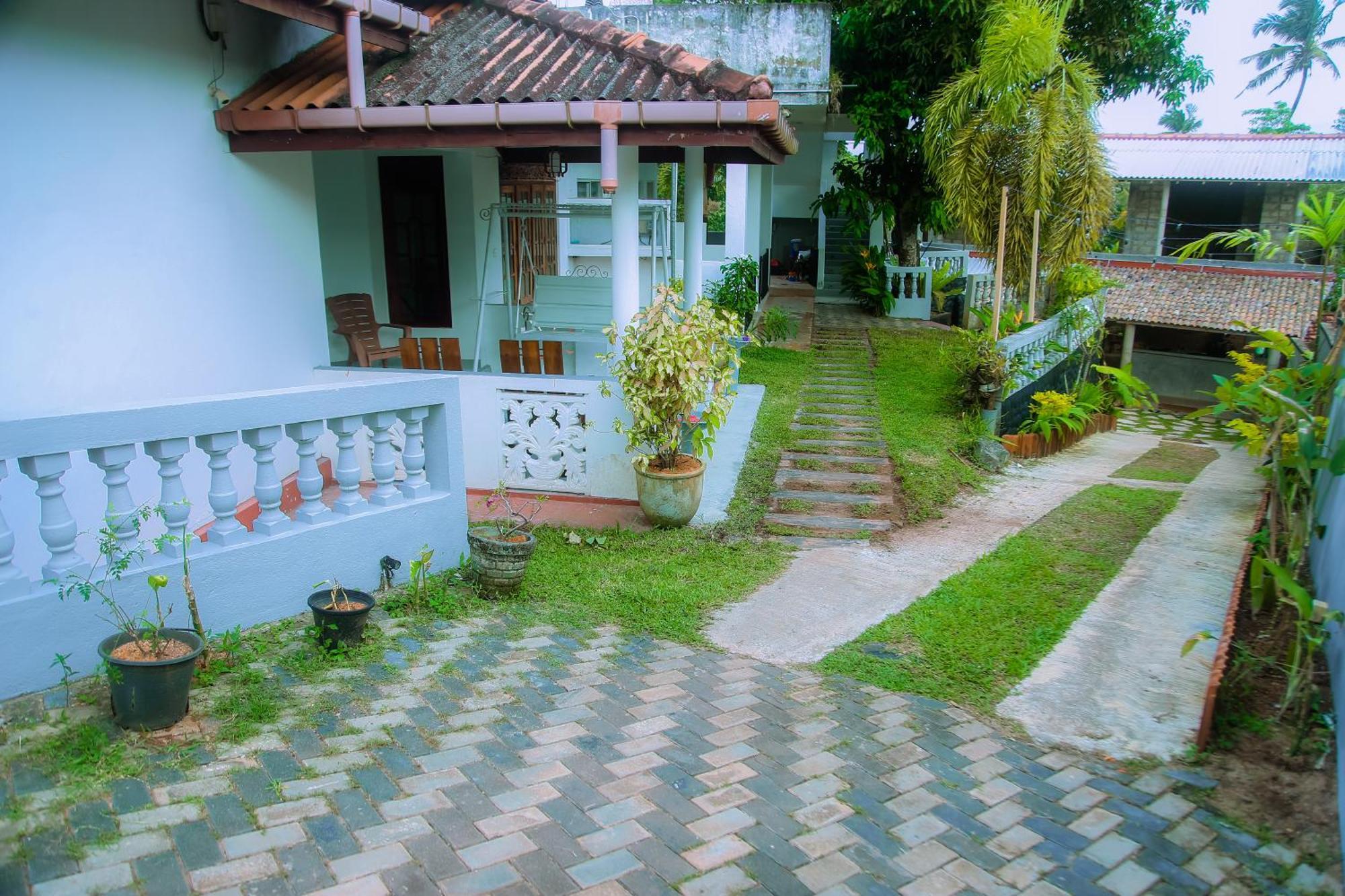 Blue Sky Hotel มิริสซา ภายนอก รูปภาพ