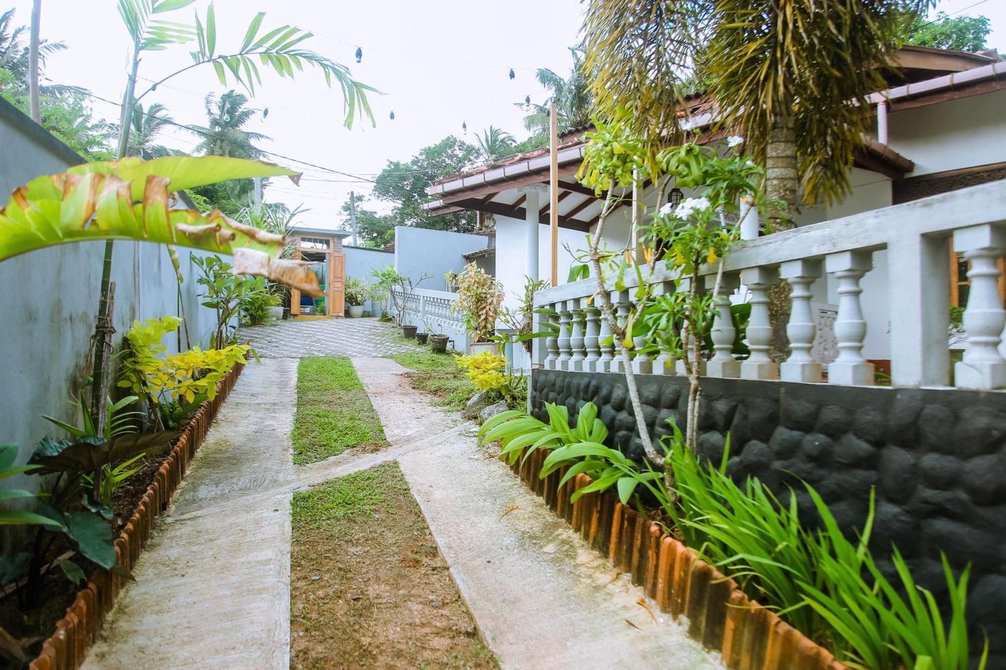 Blue Sky Hotel มิริสซา ภายนอก รูปภาพ
