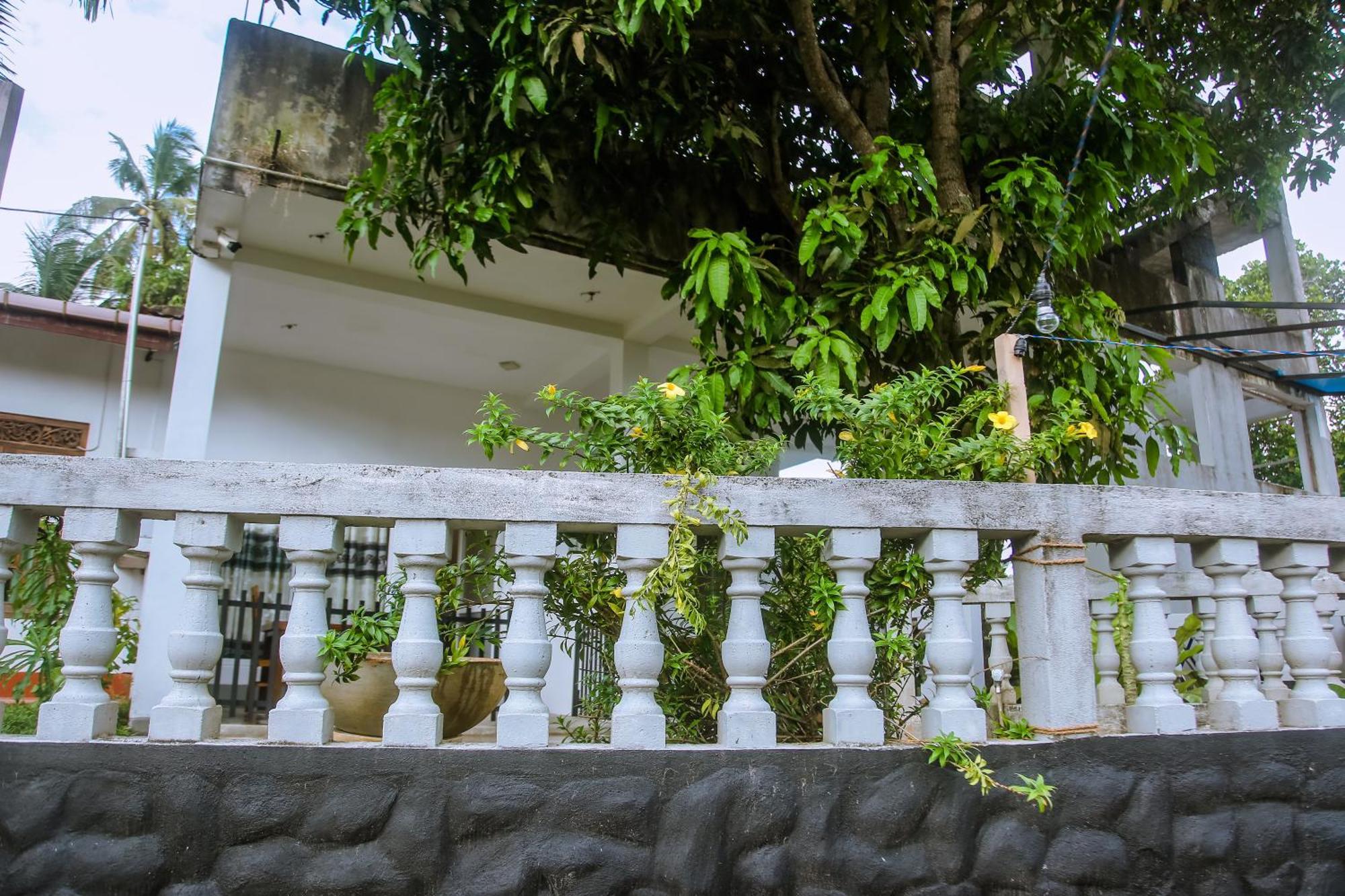 Blue Sky Hotel มิริสซา ภายนอก รูปภาพ